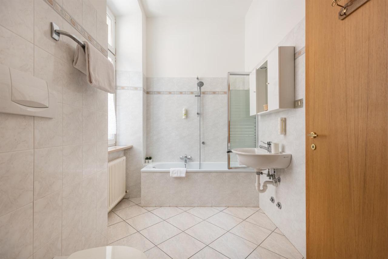Residenza Ester ريفا ديل غاردا المظهر الخارجي الصورة